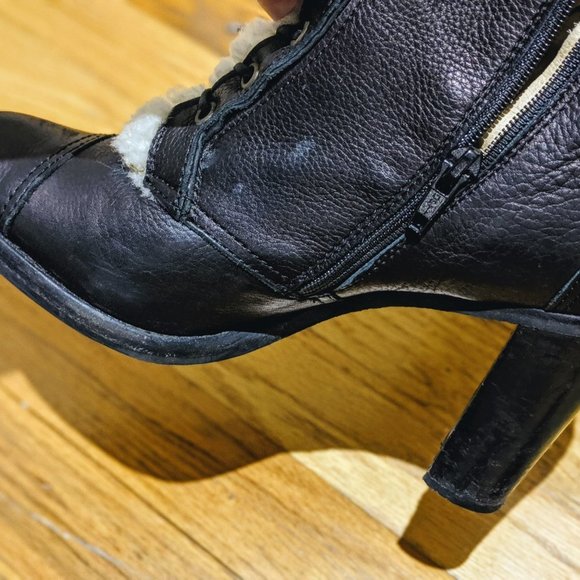 COACH Knee-High Lace-up Leather Boots Size 8 EUC - Picture 10 of 14